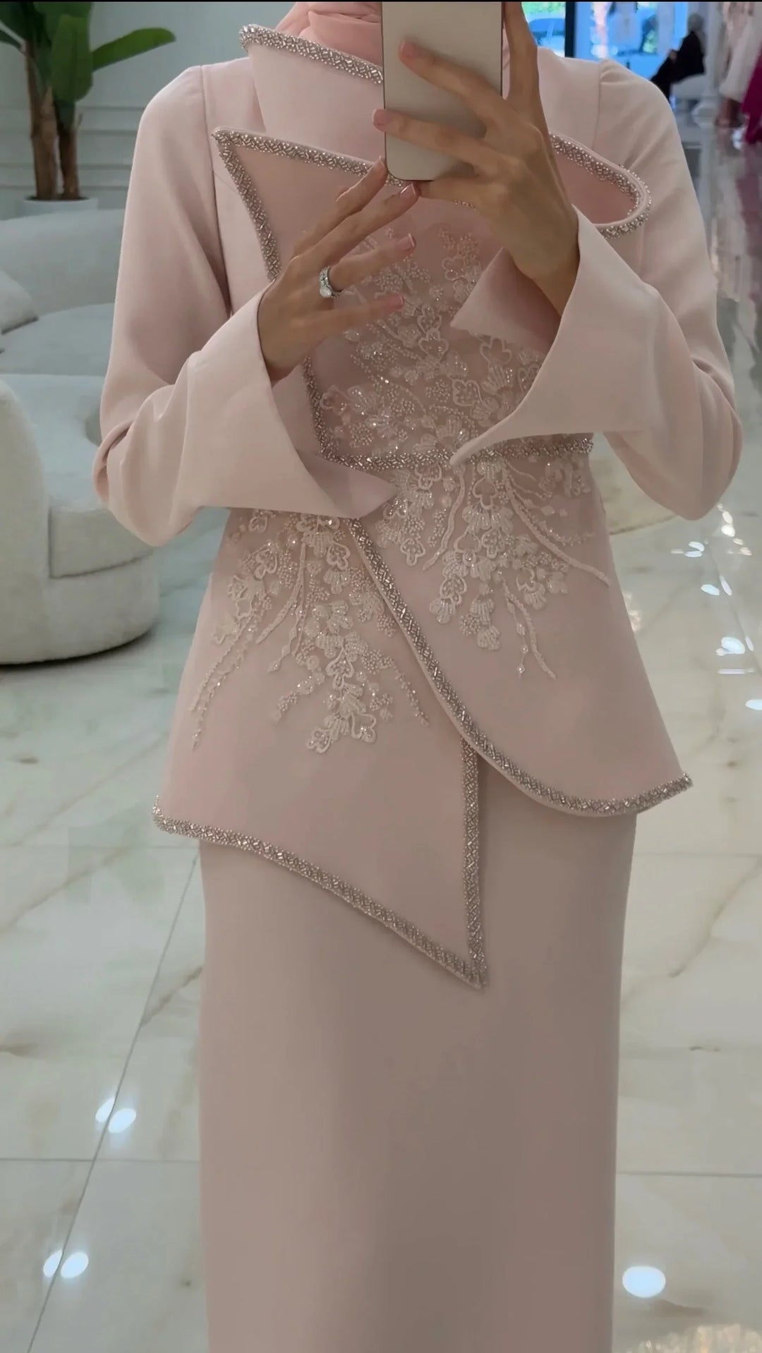 Raya İşlemeli Elbise