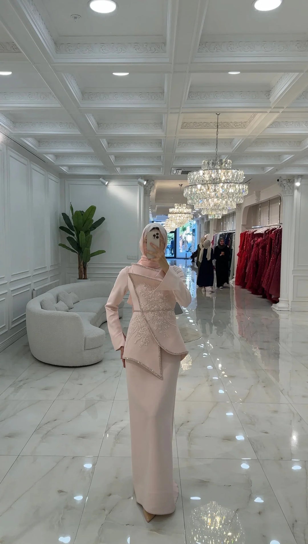 Raya İşlemeli Elbise