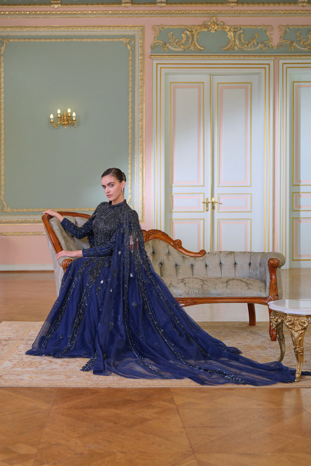 Bella Lacivert İşlemeli Elbise