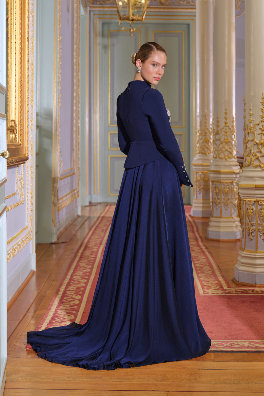 Berta İşlemeli Elbise