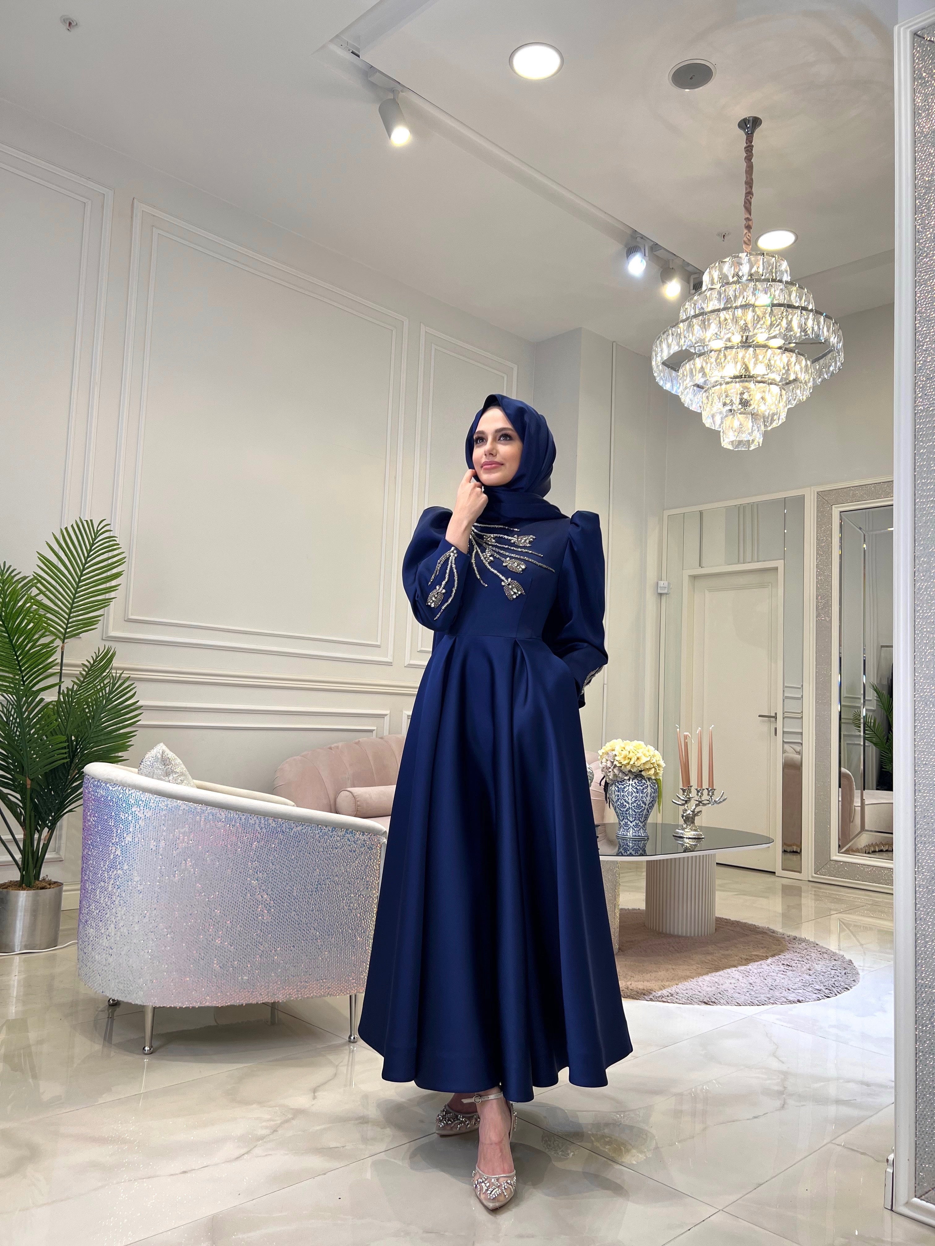 Navy Nakish - MyRentalDress